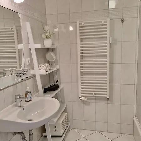 Apartman Alexandra - 13-21 *